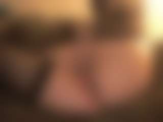 Live cam show with harleyslut - Bedroom on CamClone