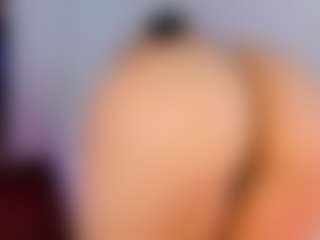 Live cam show with Steffany Redx - Oil on Camiplay Live