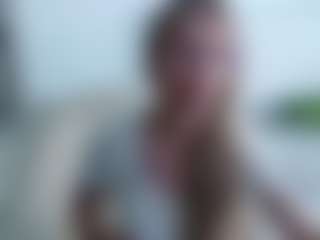 Live cam show with Deidi - College on StripNow