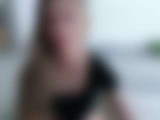 Live cam show with Deidi - Blonde Hair College on realtime-chat