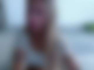 Live cam show with Deidi - Bikini on Fling VIP Chat