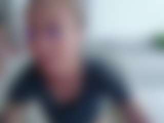 Live cam show with Deidi - Flashing on Chatstar
