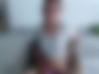 Live cam show with Deidi - Bedroom on StripNow