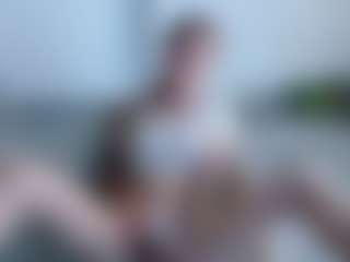 Live cam show with Deidi - Athletic College on AdultVida.com