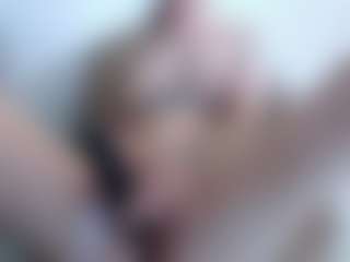 Live cam show with Deidi - Petite on Camsoda