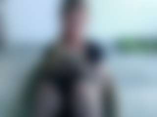 Live cam show with Deidi - Athletic College on CamClone