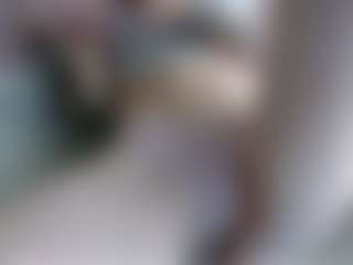 Live cam show with Deidi - Flashing on madthumbs