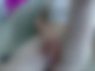 Live cam show with Deidi - Blonde Hair on Camsoda