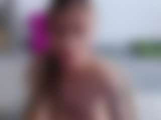 Live cam show with Deidi - Blonde Hair Petite on Camsoda