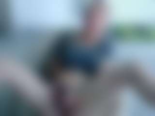 Live cam show with Deidi - Athletic Bedroom on sexylive.show