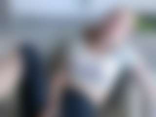 Live cam show with Deidi - Bedroom on xxxlivecams.org
