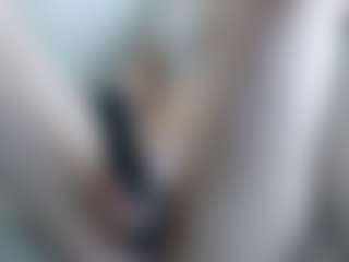 Live cam show with Deidi - Petite on Camsoda