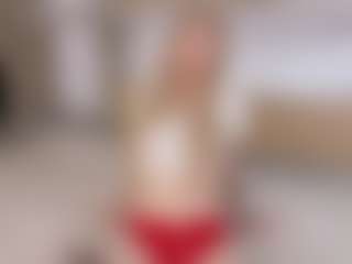 Live cam show with Deidi - Blonde Hair Petite on Camsoda