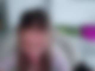 Live cam show with Deidi - Petite on crypto-cams