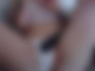 Live cam show with Deidi - Blonde Hair on Camsoda