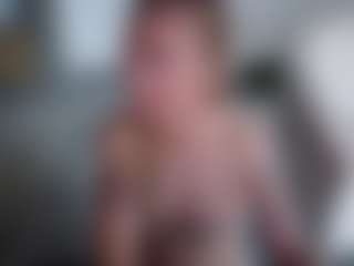 Live cam show with Deidi - Athletic Bedroom on Fling VIP Chat