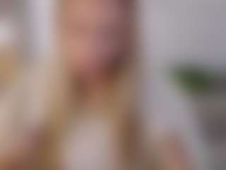 Live cam show with Deidi - Athletic Bedroom on Camsoda
