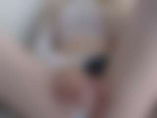 Live cam show with Deidi - Small Tits on Camsoda