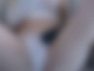 Live cam show with Deidi - Petite on CamwithHer