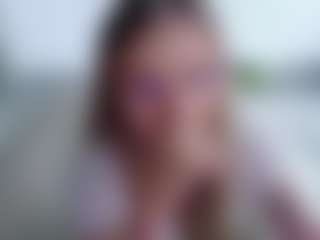 Live cam show with Deidi - Small Ass on TeamSkeetLive