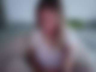 Live cam show with Deidi - Blonde Hair Petite on Camming Site