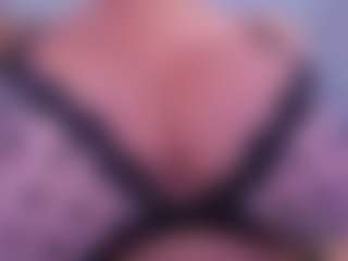 Live cam show with Fabiana BIG BOOBS - Thick on friskycurves.com