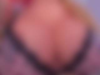 Live cam show with Fabiana BIG BOOBS - Fingering MILF on camtv