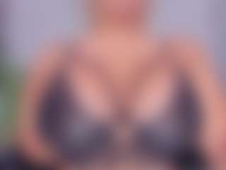 Live cam show with Fabiana BIG BOOBS - Hush on Pornisteam.com