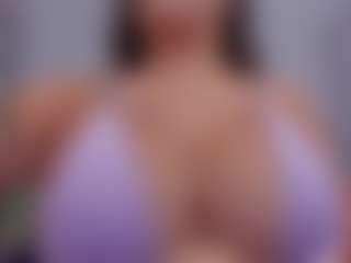 Live cam show with Fabiana BIG BOOBS - Living Room on Camsoda