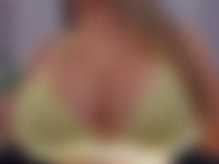 Live cam show with Fabiana BIG BOOBS - Thick on CamSodaAdn