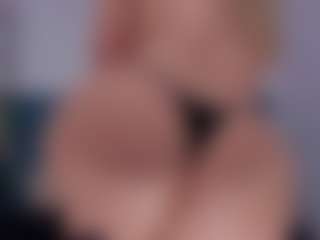 Live cam show with Fabiana BIG BOOBS - Living Room on Camversity