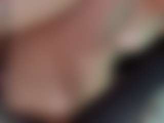 Live cam show with Fabiana BIG BOOBS - Living Room on friskycurves.com