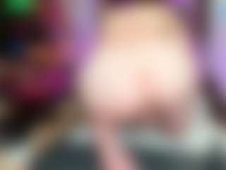 Live cam show with Anal_Queen_Mona - White on Camsoda | united states