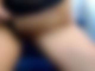 Live cam show with mia-hott - Gamer on CamwithHer