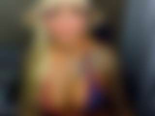 Live cam show with mia-hott - Big Ass Latina on SmokeAndPoke | colombia