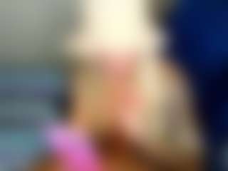 Live cam show with mia-hott - Gamer MILF on boobsie.com