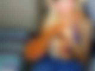 Live cam show with mia-hott - Big Tits Dildo on makecum.org