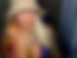 Live cam show with mia-hott - Blonde Hair Shaved Pussy on thefappeningchat.com
