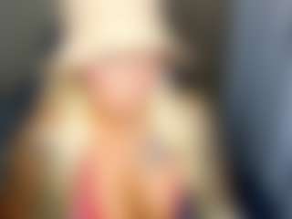 Live cam show with mia-hott - Shaved Pussy Big Tits on xfollow cams