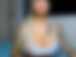 Live cam show with mia-hott - BBW on milfzrlive.com