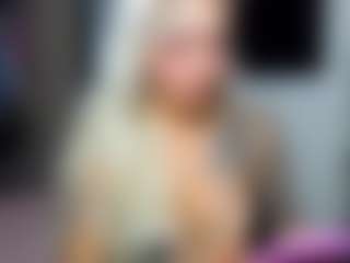 Live cam show with mia-hott - Tease Curvy on Dare Cams