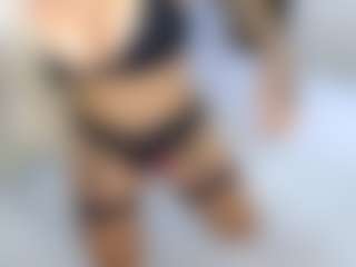 Live cam show with mia-hott - Blonde Hair Curvy on crypto-cams