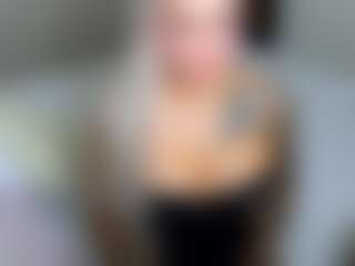 Live cam show with mia-hott - Big Tits on CamClone