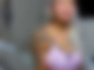Live cam show with mia-hott - Pretty on Milfs Live