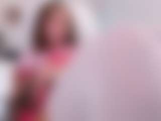 Live cam show with Celeste - Petite on livesuperchat.net