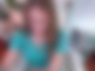 Live cam show with Celeste - Curvy Small Tits on Camming Site