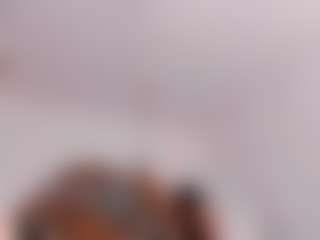 Live cam show with Celeste - Shaved Pussy on Camsoda