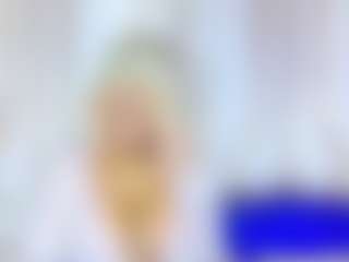 Live cam show with shanalawless - Oil on Camsoda