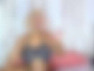 Live cam show with shanalawless - Skinny on CamwithHer