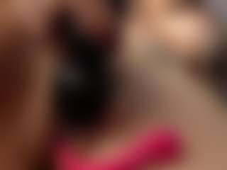 Adri Rogers's Live Sex Cam Show